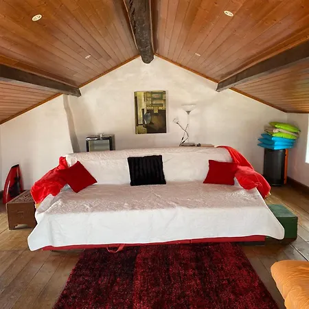 Holiday home Yellow Rustic Portuguese Nazare